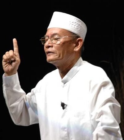 Pengurus Hidayatullah Sumenep Silaturrahmi ke K.H Zawawi Imron